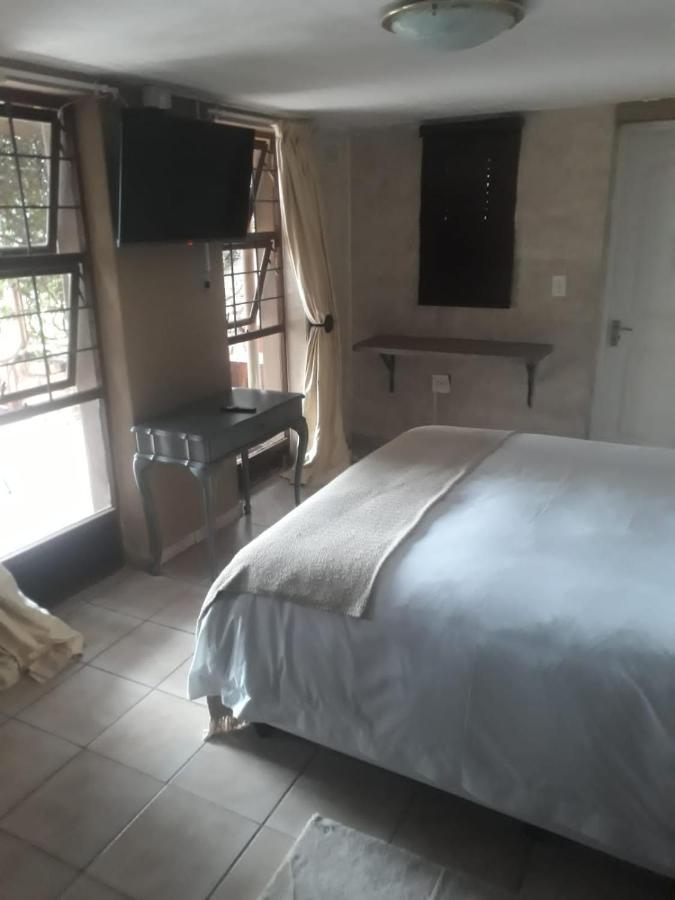 Marina Views Guesthouse Hartbeespoort Esterno foto