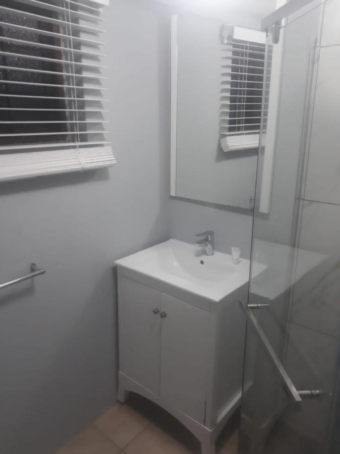 Marina Views Guesthouse Hartbeespoort Esterno foto
