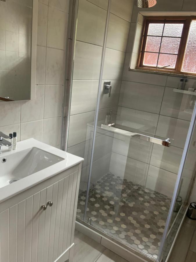 Marina Views Guesthouse Hartbeespoort Esterno foto
